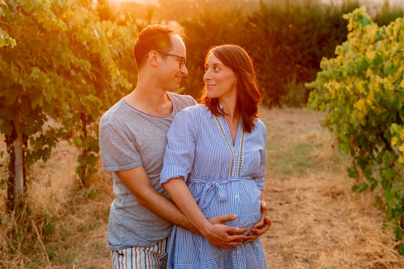 Eleonora + Filippo – Aspettando Lea | Servizio fotografico di gravidanza al tramonto