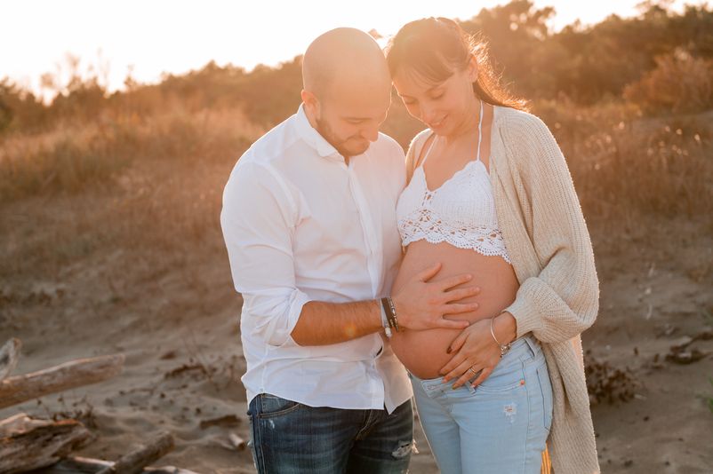 Elena + Michele – Aspettando Enea | Servizio fotografico di gravidanza al mare