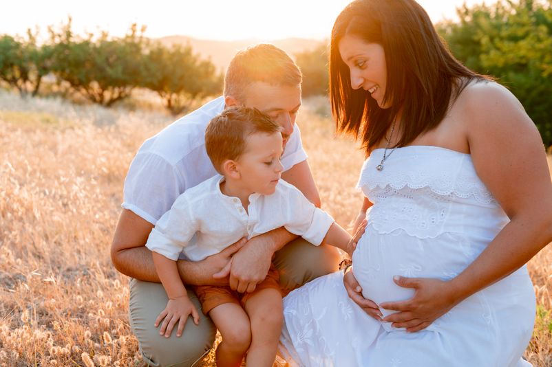 Livia, Enrico e Riccardo - Servizio fotografico di gravidanza al tramonto